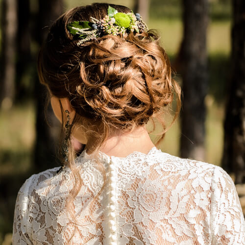 bride-hair-back-HNP39E9